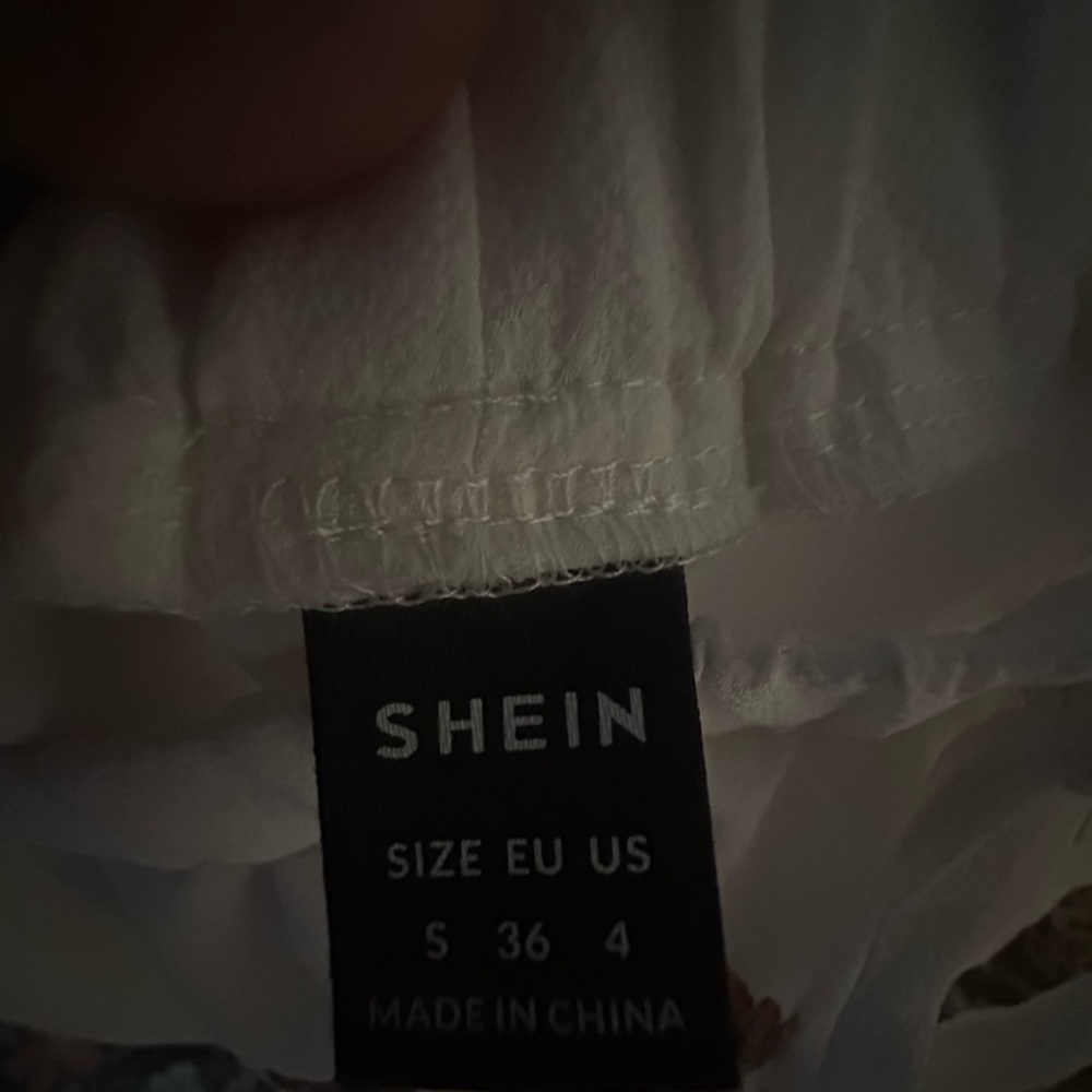 SHEIN Floral Print Drop Shoulder Blouse & Short - Picture 7 of 7